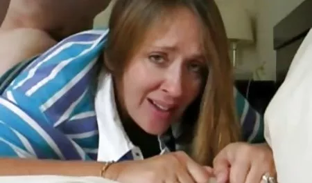 Şanslı koca Fucks genç ve seksi karısı adult konulu