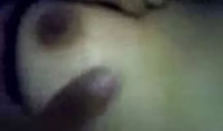 Güzel sarışın lezbiyenler oyuncaklar ile erotik adult izle oynama