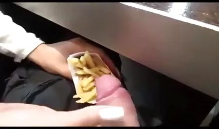 İki azgın busty kız türkçe altyazılı adult bir adam