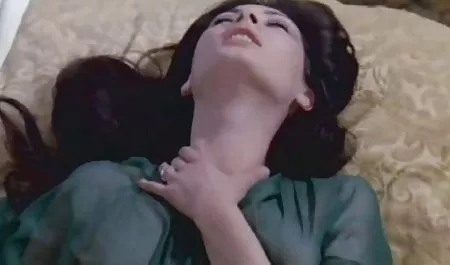 Şişirilmiş mavi saten külot yetişkin porn film izle