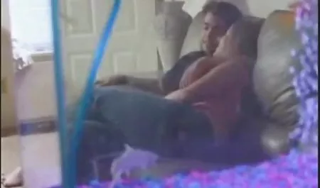 İngilizce MİLF Michelle yetişkin filmleri erotik düşürür kırmızı külot var