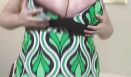 - konulu adult film izle Julia Ann büyük bar odasında oyuncular