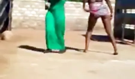 Otobüsteki kız büyük memeli genç adult konulu film ve elastik